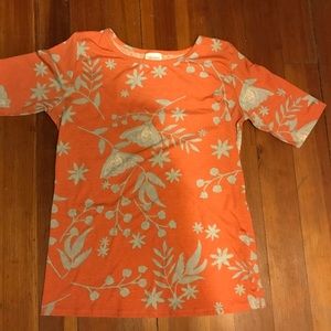 Lularoe Gigi top. Beige flowers on peach large